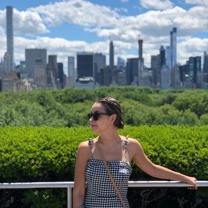 Meet your Posher, Lauren